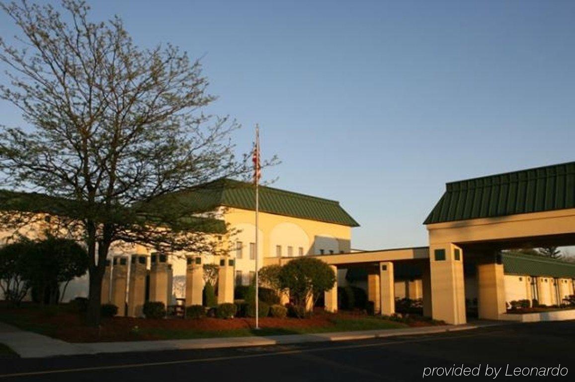 Ramada By Wyndham Indiana Hotel Exterior photo